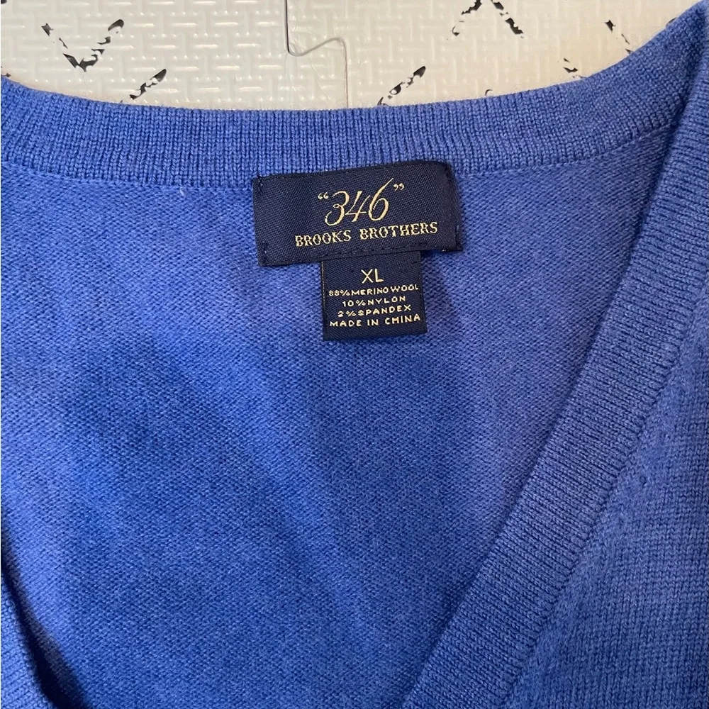 Brooks Brothers Merino wool v neck sweater XL‎